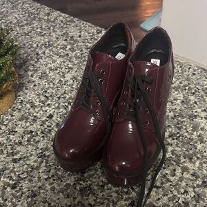 Steve Madden Platform Pumps